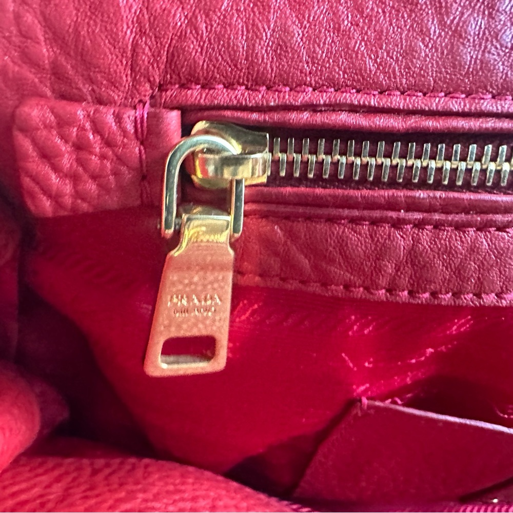 Prada Red Leather Women's Bag - Picture 9 of 15